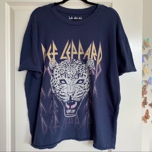 Def Leppard semi distressed graphic tee
